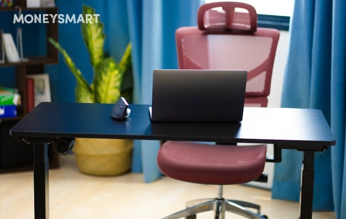 How to Create An Ergonomic Workspace (or Study Space) Without Breaking the Bank