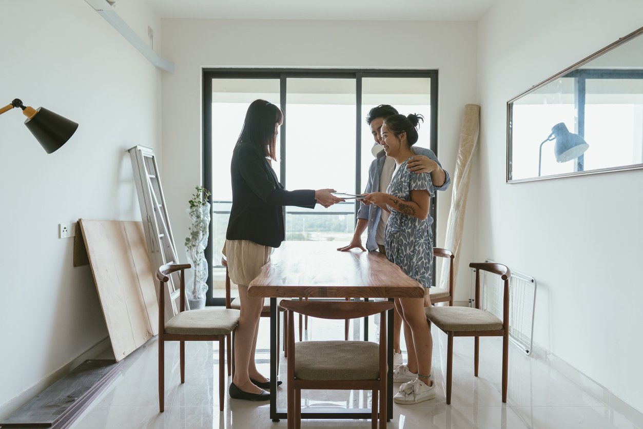 Breaking Up After Getting An EC—How Much Money Do You Lose?