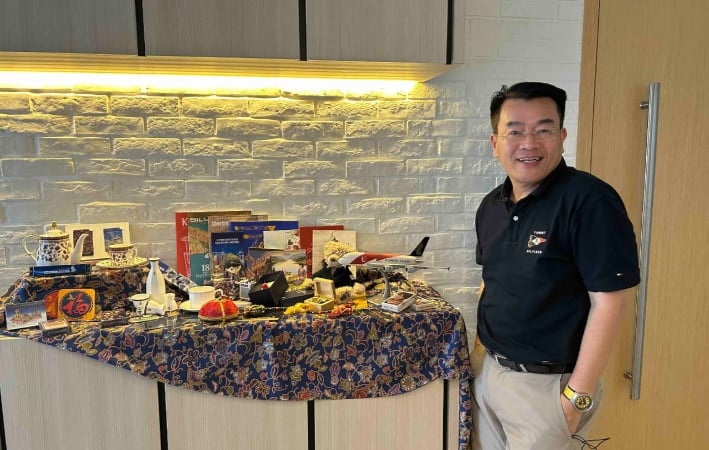 Inside a $60,000 Collection of 4,000 Singapore Airlines Memorabilia